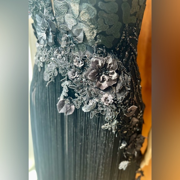 ALFABETA Gorgeous Sequined, Lace & Tassle Evening Gown. Elegant Yet Sexy Size S - Picture 13 of 17